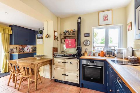 1 Chantry Place, Colyton, EX24 6LL
