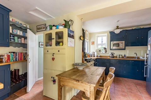 1 Chantry Place, Colyton, EX24 6LL