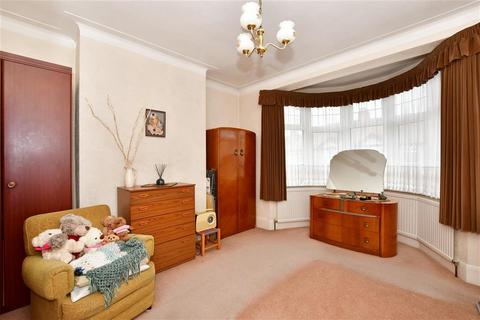 14 Bath Road, Romford, RM6 6NH