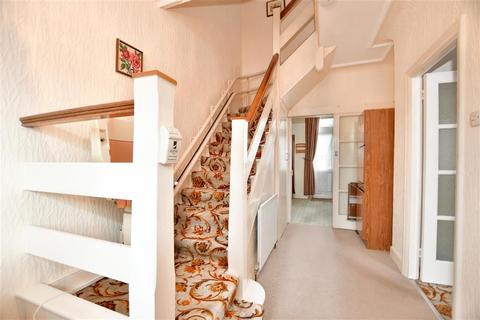 14 Bath Road, Romford, RM6 6NH