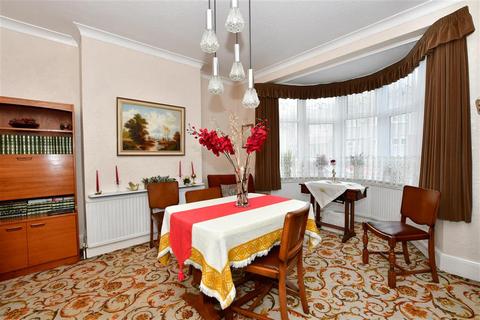 14 Bath Road, Romford, RM6 6NH