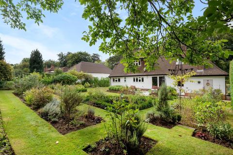 Knoyle Chalk Lane, East Horsley, Leatherhead, KT24 6TJ