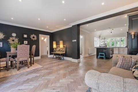 Knoyle Chalk Lane, East Horsley, Leatherhead, KT24 6TJ