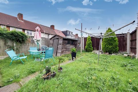 136 Lillechurch Road, Dagenham, RM8 2BY
