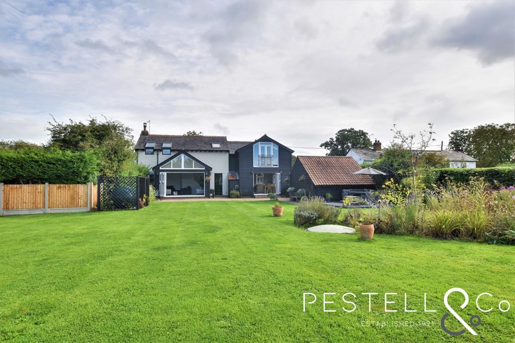 Beazley End, Braintree 4 bed detached house £875,000