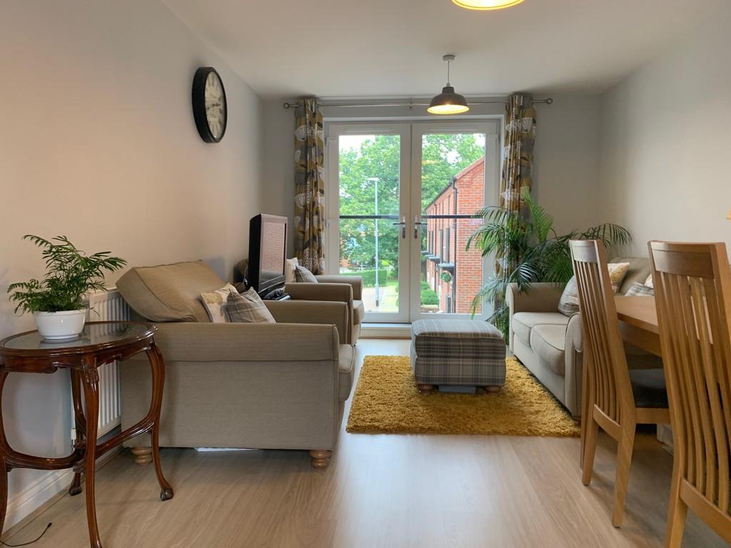 Charlotte Way, Leybourne, West Malling 2 bed apartment £1,000 pcm (£