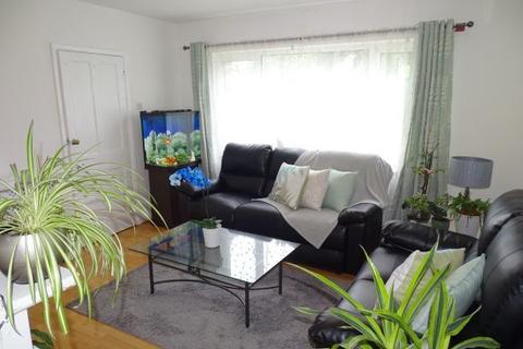 39 Ensign Way, Stanwell, Staines, TW19 7RE