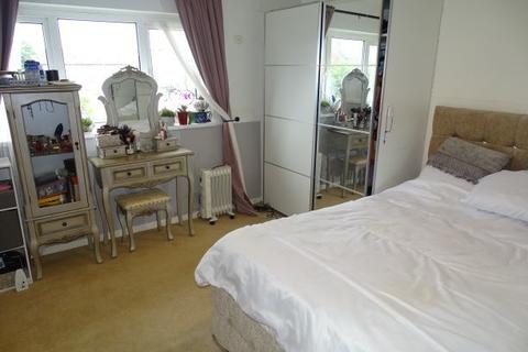 39 Ensign Way, Stanwell, Staines, TW19 7RE