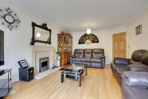 7 Ridgemead Close, London, N14 6NW