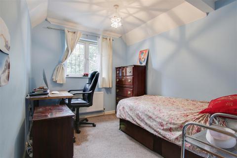 7 Ridgemead Close, London, N14 6NW