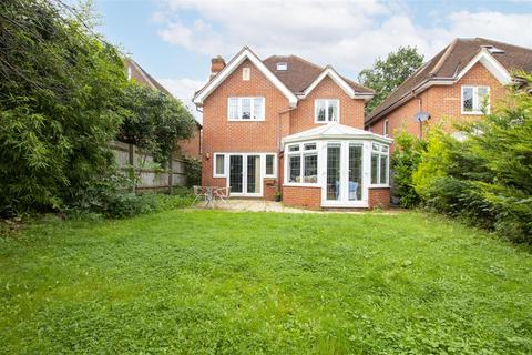 7 Ridgemead Close, London, N14 6NW