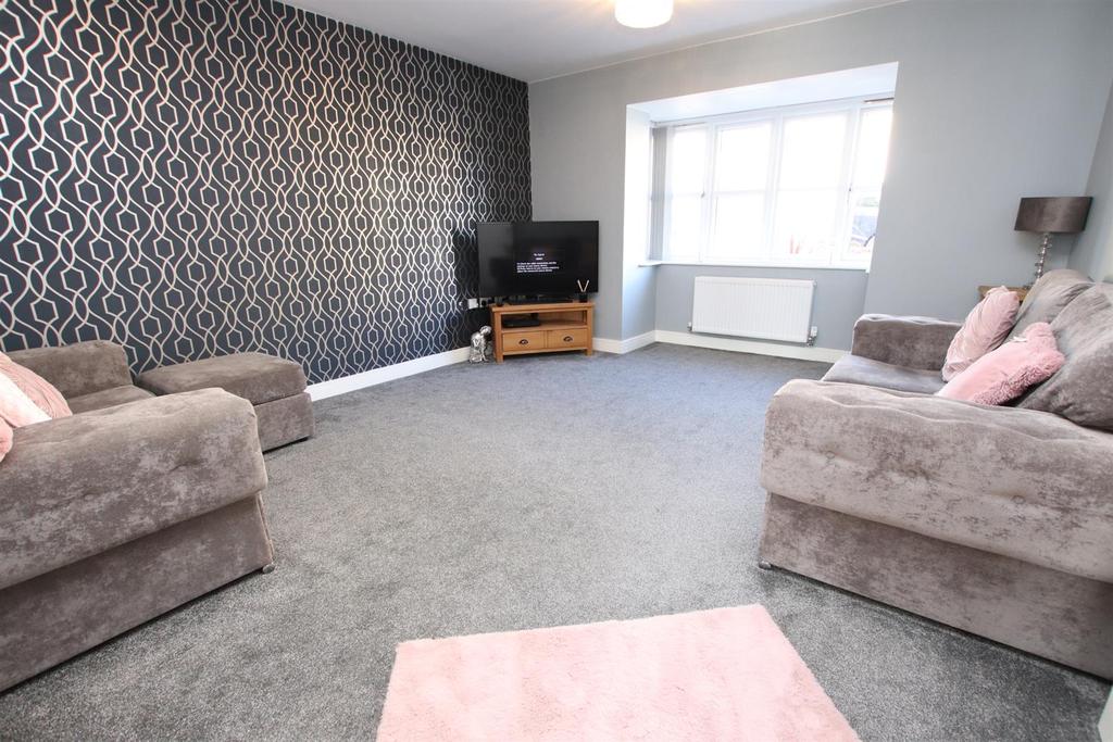 Brompton Drive, Apperley Bridge 4 bed detached house £390,000