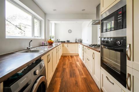 11 Alexandra Road, Blackburn, BB2 6DW