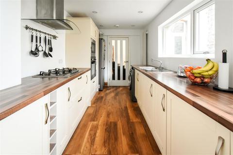 11 Alexandra Road, Blackburn, BB2 6DW