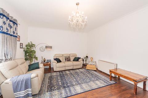 2 bedroom flat for sale - Burgh Heath Road, Epsom