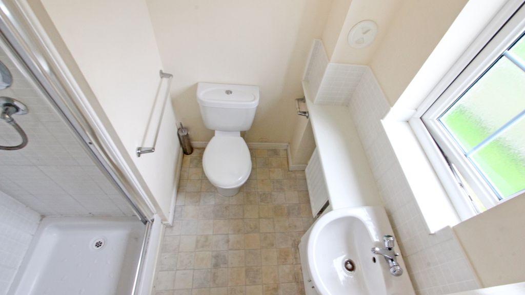 Ensuite to Bed 1