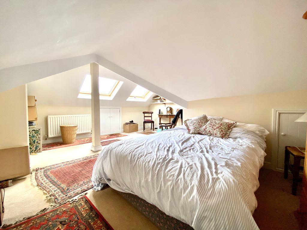 Bedroom 4 (Double)