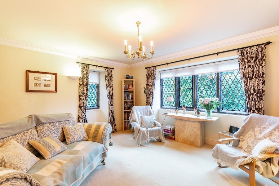 Morton Court, Morton Lane, East... 2 bed apartment £225,000