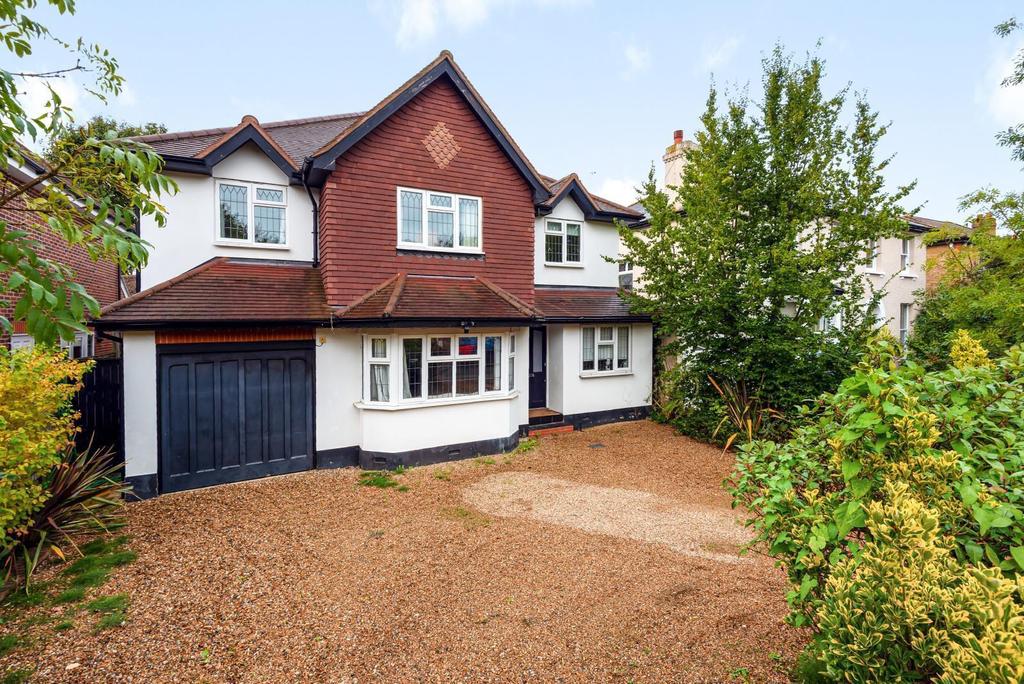 Bowes Road, WaltonOnThames, KT12 5 bed detached house £1,495,000
