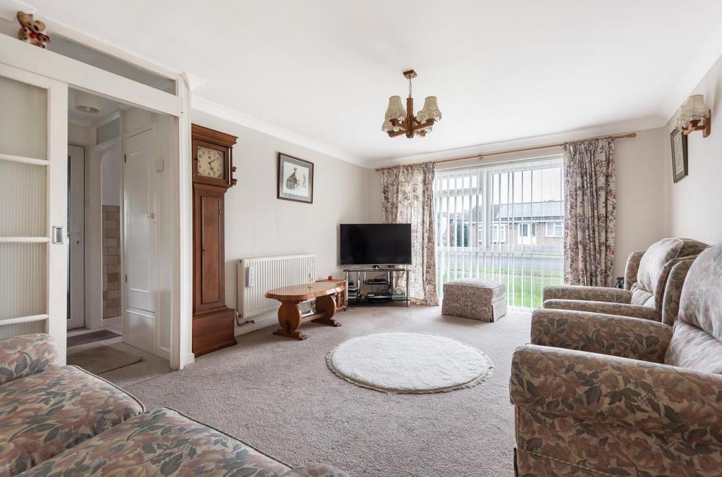 Flansham Park, Felpham, Bognor Regis... 2 bed bungalow £295,000