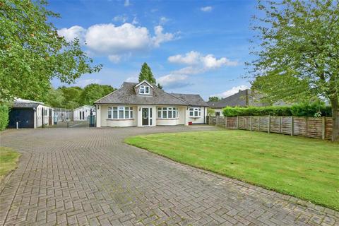 5 bedroom bungalow for sale - South Hanningfield Way, Runwell, Wickford, Essex