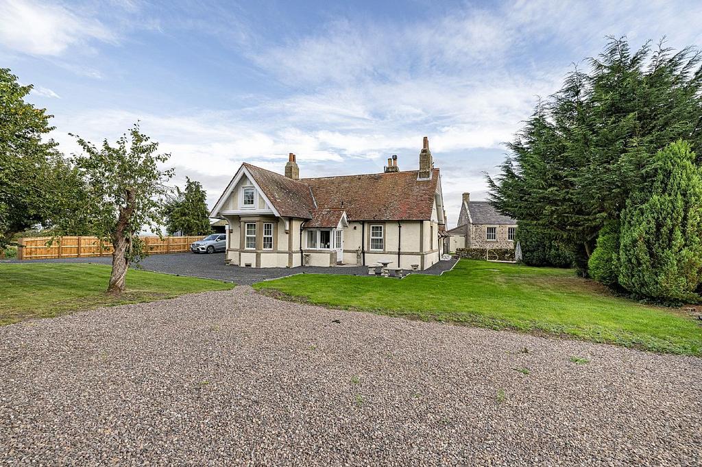 The Farmhouse, Ednam Road, Stichill... 3 bed detached house £410,000
