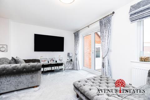 17 Gilmour Drive, Poole, BH17 8AB