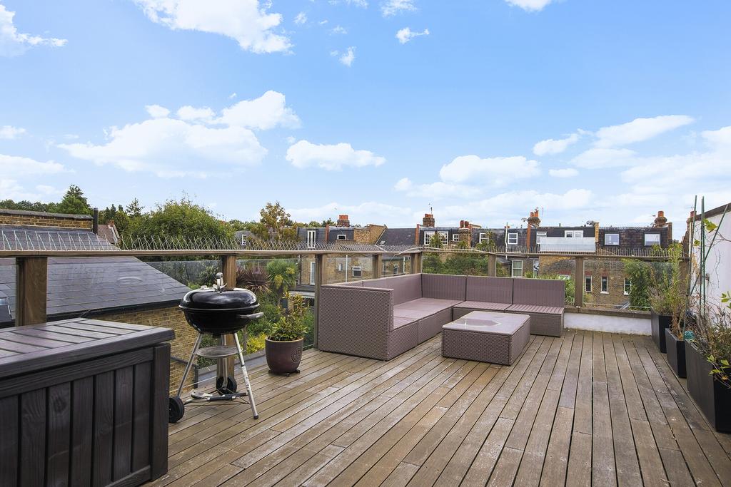 Queensmill Road, Fulham, London, SW6 3 bed flat for sale £850,000