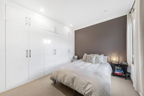 17 Queensmill Road, London, SW6 6JP