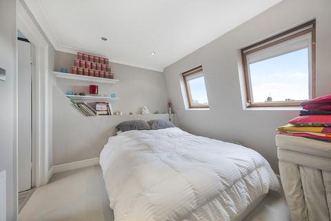 17 Queensmill Road, London, SW6 6JP
