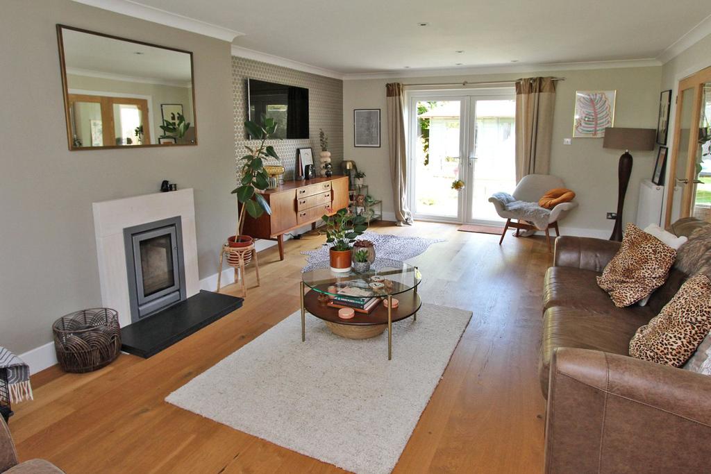 New Forest Drive, Brockenhurst, SO42 4 Bed Detached House - £965,000