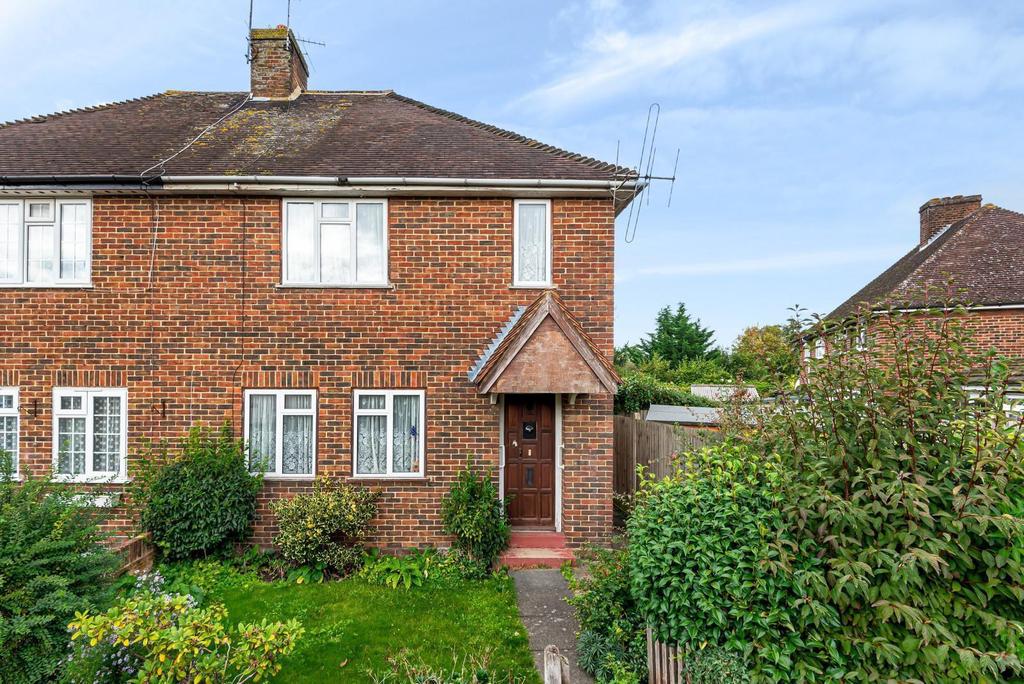 Arbrook Lane, Esher, KT10 3 bed semidetached house £620,000