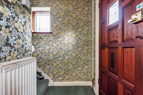 18 Arbrook Lane, Esher, KT10 9EE