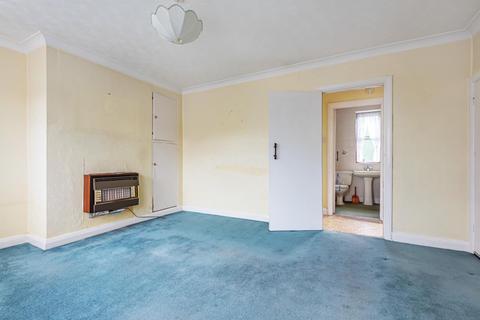 18 Arbrook Lane, Esher, KT10 9EE