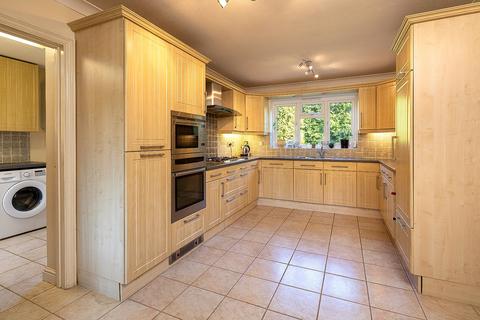 4 bedroom detached house for sale, Rixon Close, Weston Favell, Northampton, Northamptonshire, NN3