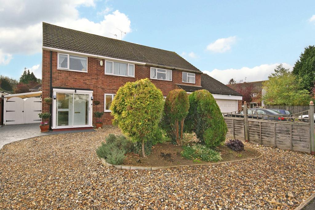 Keppel Spur, Old Windsor, Berkshire, SL4 3 bed semidetached house £