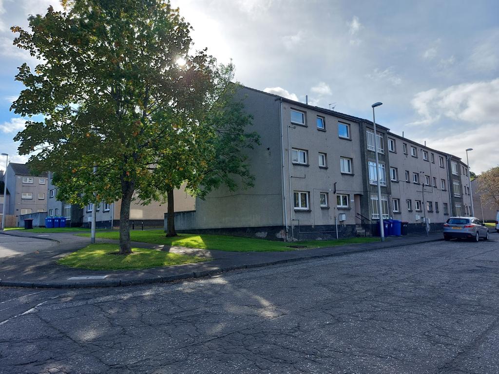 Bruce Gardens, Dalkeith EH22 2 bed flat £750 pcm (£173 pw)