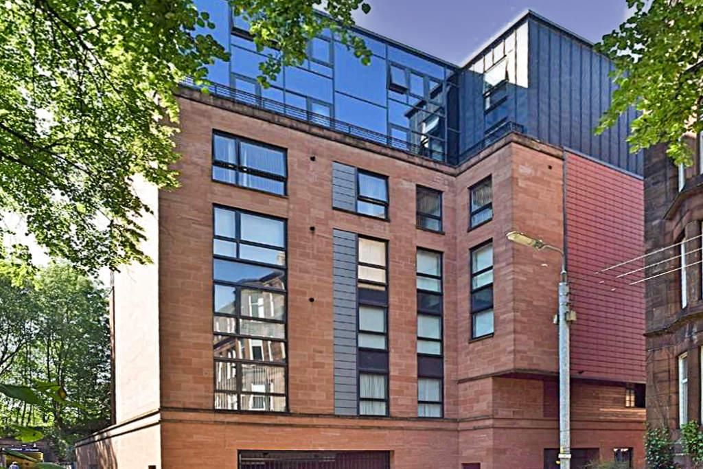 Hayburn Lane, Glasgow G12 3 bed penthouse for sale £420,000