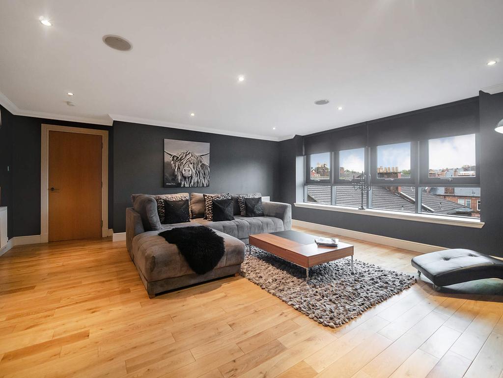 Hayburn Lane, Glasgow G12 3 bed penthouse £420,000
