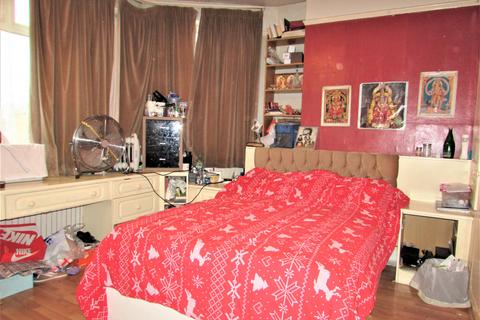 53 Locket Road, Harrow, HA3 7NQ