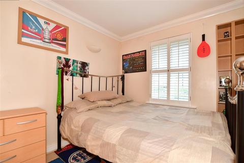 38 Coldstream Road, Caterham, CR3 5ZB