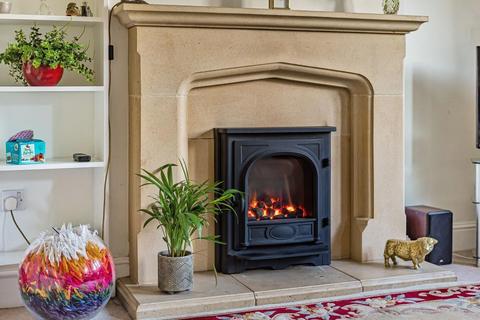 6 Coppice Place, Wormley, Godalming, GU8 5TY