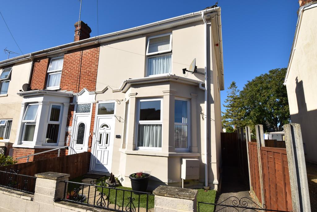 Bulford Road, Durrington, Salisbury, SP4 8HA 3 bed end of terrace house