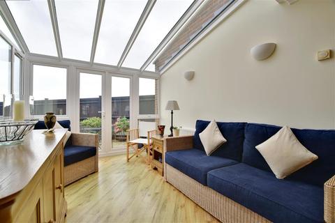 2 Trueman Road, Kenley, CR8 5GL