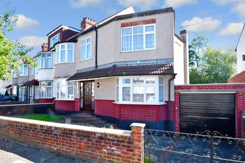 23 Warrington Gardens, Hornchurch, RM11 2AG