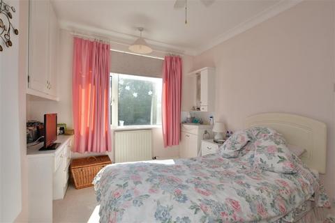 23 Warrington Gardens, Hornchurch, RM11 2AG