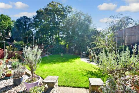 23 Warrington Gardens, Hornchurch, RM11 2AG
