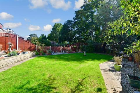 23 Warrington Gardens, Hornchurch, RM11 2AG