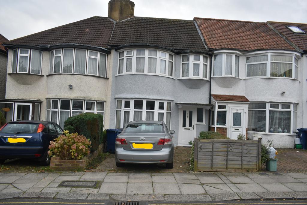 3 Bedroom House in Greenford