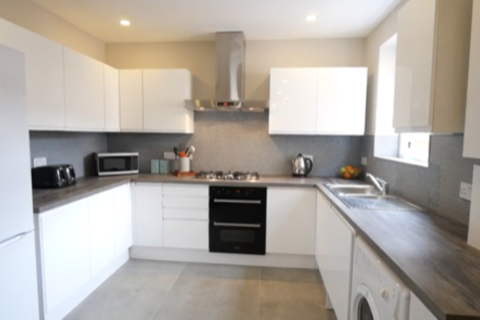 9 bedroom terraced house to rent, Edenhall Avenue, Manchester M19